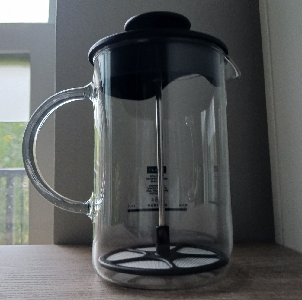 🌷 Bodum Latteo Manual Glass Milk Frother - Picture 6 of 13
